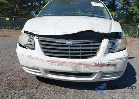 2006 Chrysler Town & Country from USA, damaged, VIN 1A4GP45R46B643077